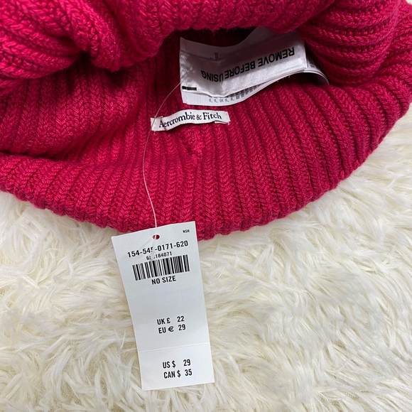 A&F winter toque - Picture 3 of 3